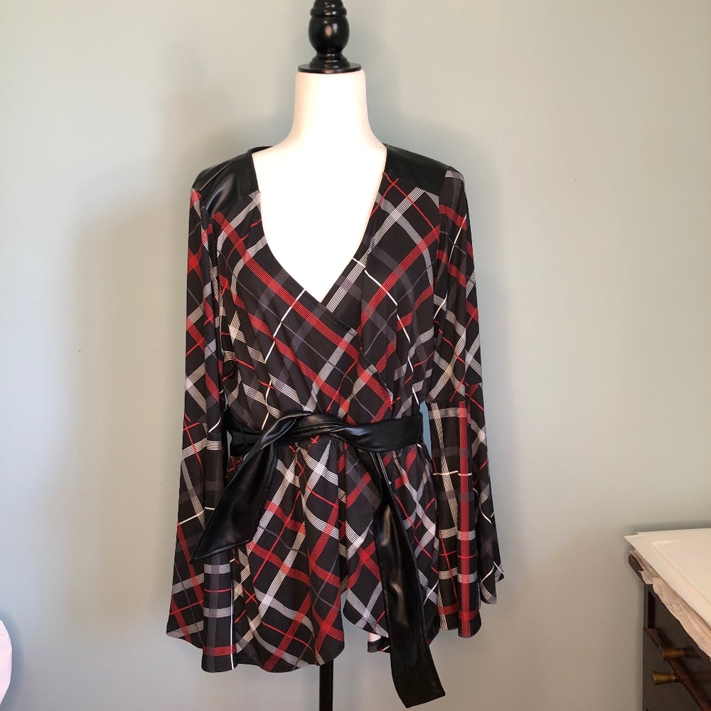 VENUS Mixed Media Wrap-Look Top NWOT 1X